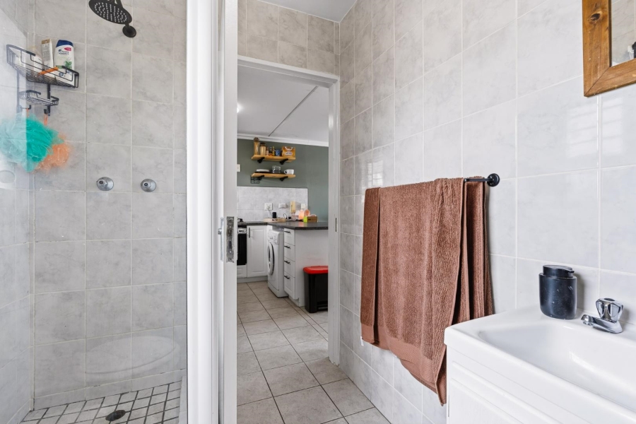 To Let 1 Bedroom Property for Rent in Table View Western Cape
